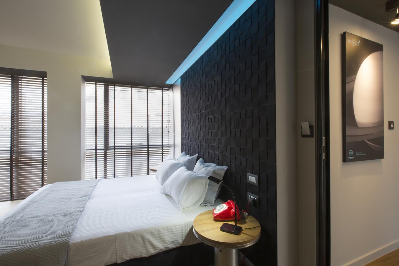 Pi Athens Apartment Bagian luar foto