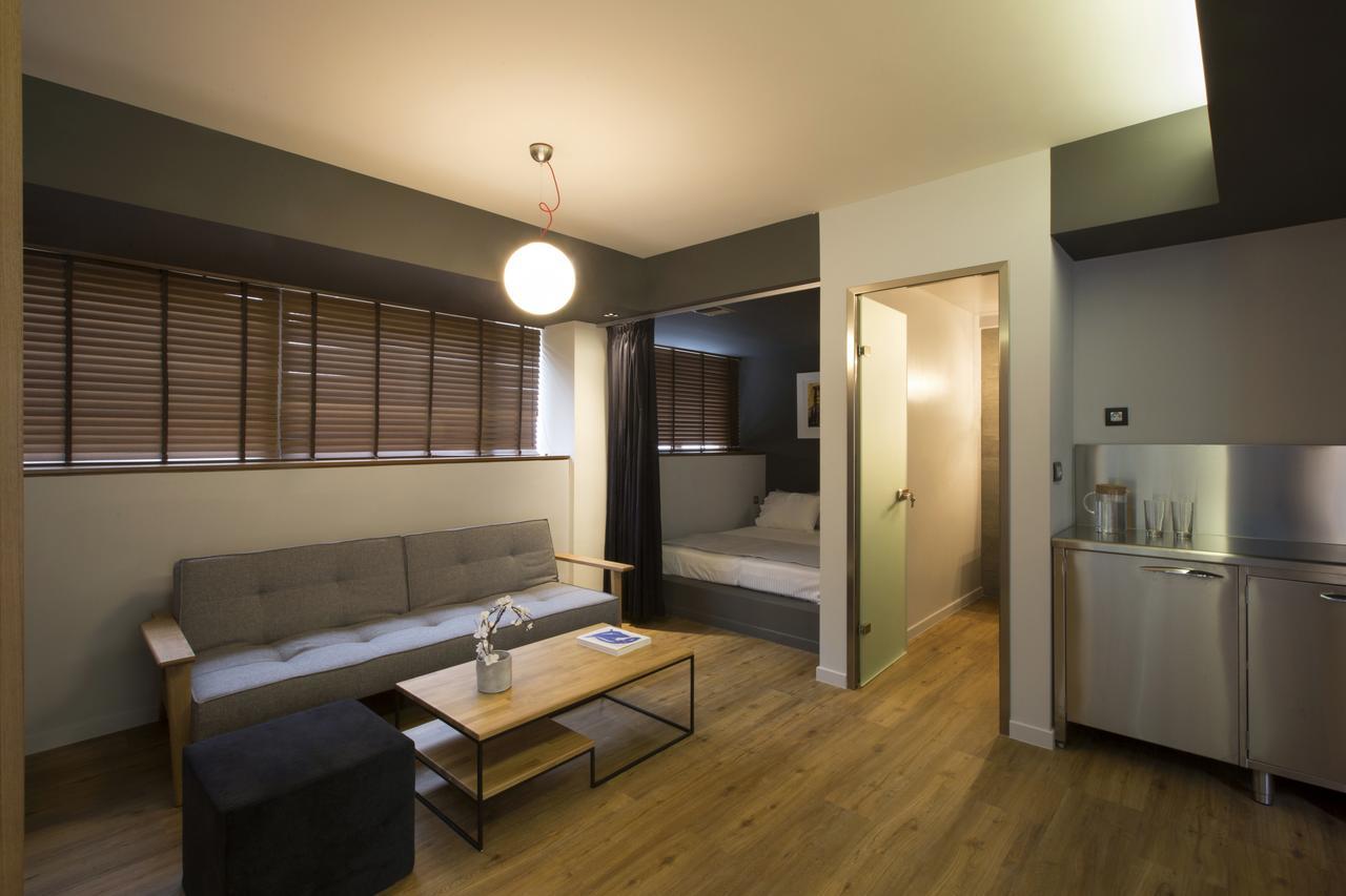 Pi Athens Apartment Bagian luar foto