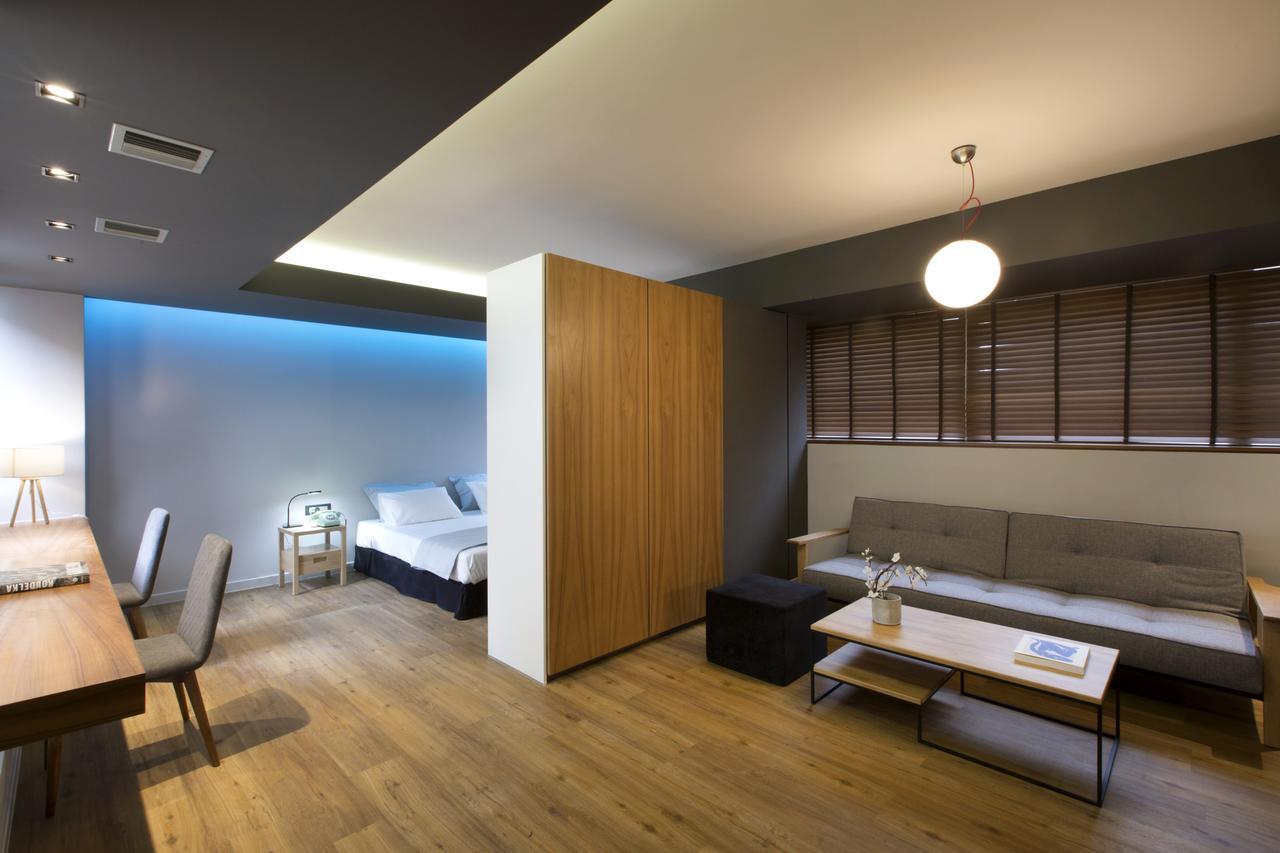 Pi Athens Apartment Bagian luar foto