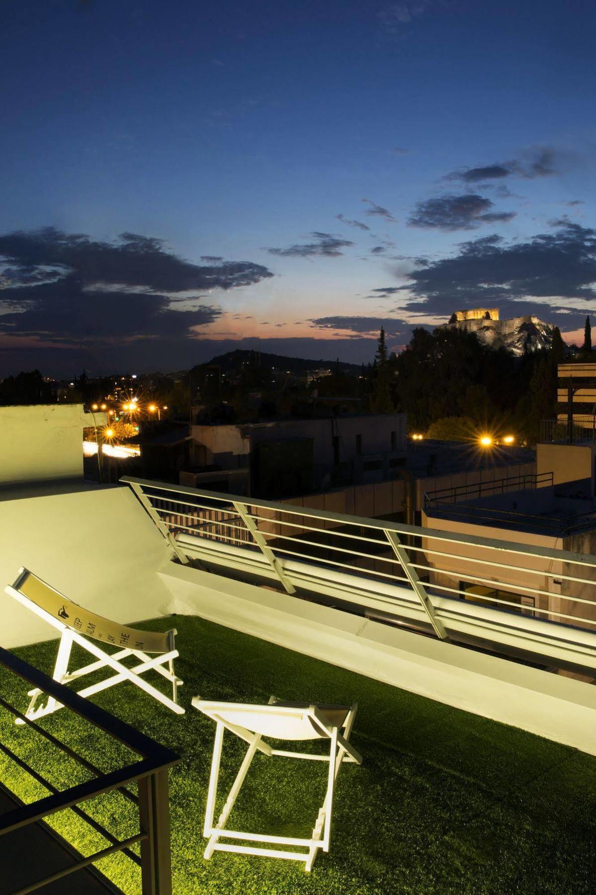 Pi Athens Apartment Bagian luar foto